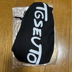 【未使用】ミニボディバッグ 黒 文字入り
