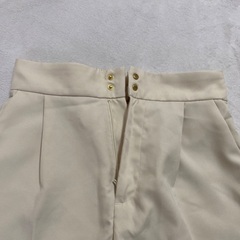 VIS テーパードパンツ　オフホワイトの画像