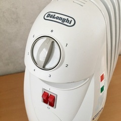 DeLonghi デロンギ TRN0808C オイルヒーター(ラジエーターヒーター)の画像