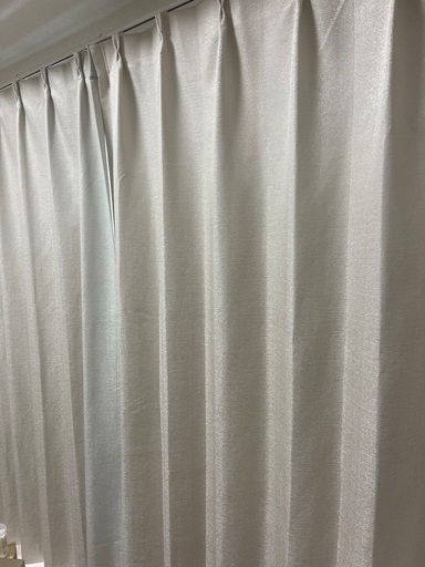 ニトリ　厚手ラメアイボリー　カーテンセット