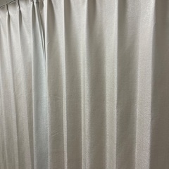 ニトリ　厚手ラメアイボリー　カーテンセットの画像