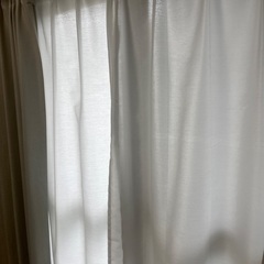 ニトリ　厚手ラメアイボリー　カーテンセットの画像