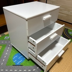 木製メイクボックス鏡付き　キャスター付きの画像