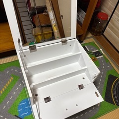 木製メイクボックス鏡付き　キャスター付きの画像