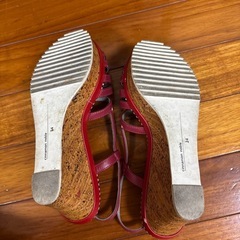 cinnamon noble シナモンノーブル サンダル　赤の画像
