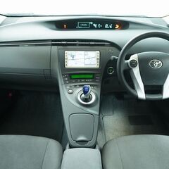 【自社ローン対象】トヨタ　プリウス〇ハッチバック〇メモリーナビ〇ワンセグ〇バックカメラ〇ETCの画像