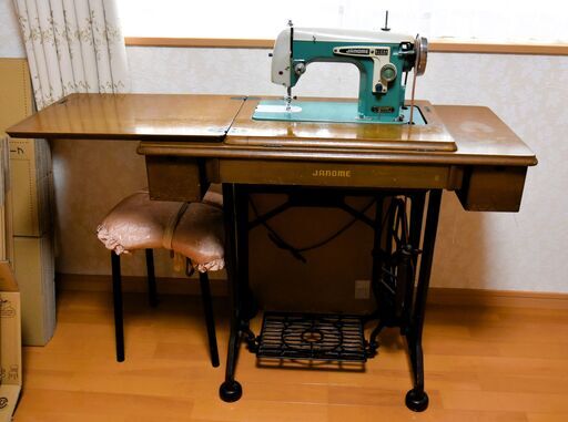 足踏みミシン　JANOMEミシン　昭和レトロ　美品