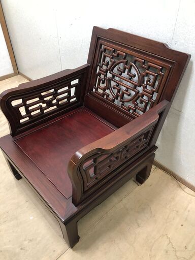 花梨の彫刻椅子 肘掛け付き 1人掛け 豪華彫刻 人気 中国家具　太師椅子　【糸島市内 送料無料】75063-2-1-009