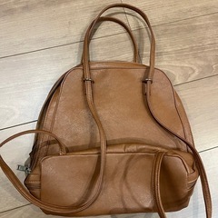 ショルダーにもハンドバックにもなる2wayバックの画像