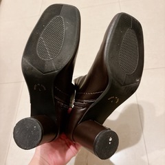ブラウンショートブーツの画像