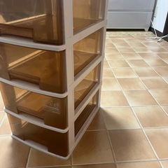 4段ケースの画像