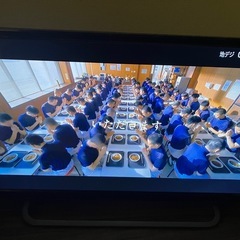 テレビとテレビ台の画像