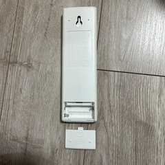 SHARP エアコンリモコンの画像