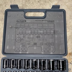 　未使用　Blue-Point by Snap-on ラチェットレンチ ドライバー ソケット 工具セット 32点 1/2" (12.7mm SQ) BLPATSM1232の画像