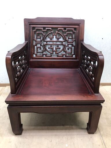 花梨の彫刻椅子 肘掛け付き 1人掛け 豪華彫刻 人気 中国家具　太師椅子　【糸島市内 送料無料】75063-2-2-009