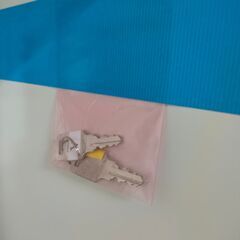 4月 売約済IS 鍵付きキャビネット 観音開き ロッカー 書庫 書棚 書類庫 オフィス家具 事務用品 25c菊TK②の画像