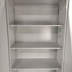 4月 売約済IS 鍵付きキャビネット 観音開き ロッカー 書庫 書棚 書類庫 オフィス家具 事務用品 25c菊TK④の画像