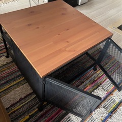 IKEAアイアンテーブルの画像