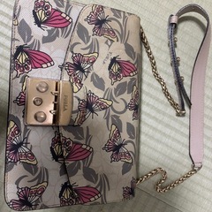 レディース　バッグ　服
