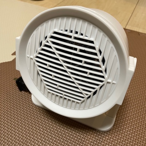【美品】セラミックヒーター 静音コンパクト オフィス/寝室/リビング対応 ポータブル足元ヒーター 防寒対策