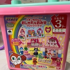 ブロック空箱。傘。玩具カート(受け渡し決定しました)の画像