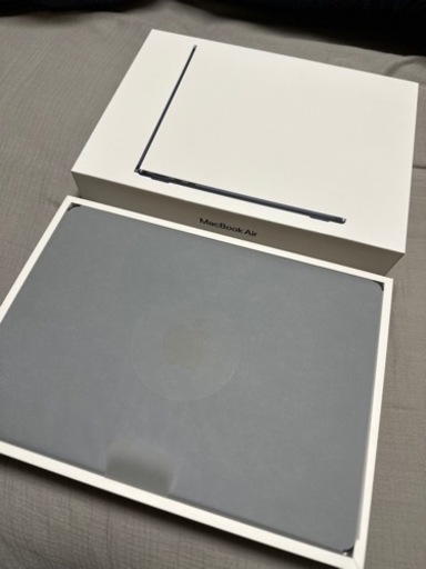 MacBook Air 使用1年未満 M2 8GB 512GB ミッドナイト 極美品 付属品全てあり
