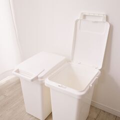 未使用 2個セット ハンドル付 連結 ゴミ箱 WOODE 33L ホワイト×２ ゴミ袋ストッパー無しの画像