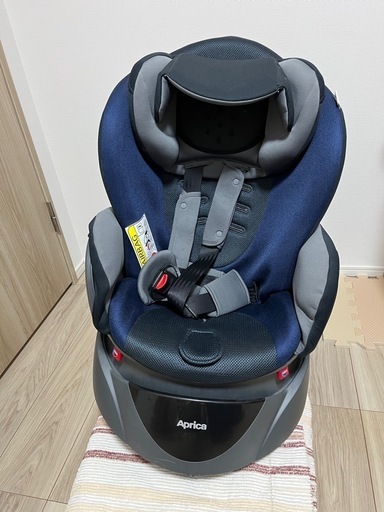 Aprica チャイルドシート5000円　早い者勝ち✨
