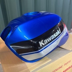 ZRX1200 ダエグ　タンク　凹みありの画像