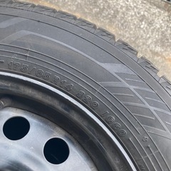 スタッドレスタイヤ 175/65R14 ヨコハマ アイスガード iG60の画像