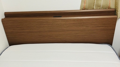 【価格交渉可】ベッドフレーム　ダブル　
ミドルブラウン