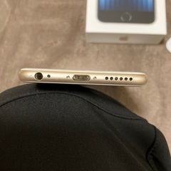 2000円　iPhone6s 32ギガ　バッテリー劣化　画面割れ無しの画像