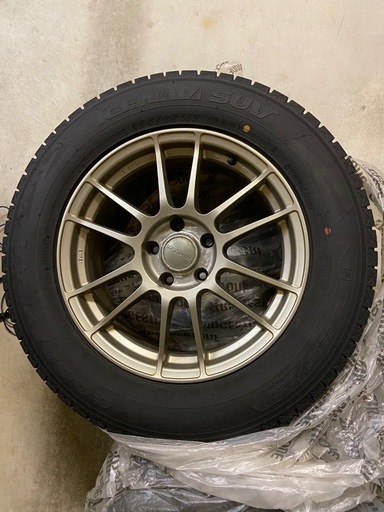 【美品】スタッドレス　225/65R17