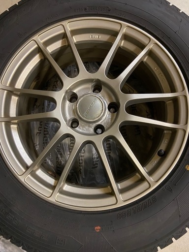 【美品】スタッドレス　225/65R17