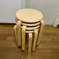 決まりました🙏スツール　重ねる椅子の画像