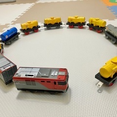 プラレール　長い貨物列車　EH500とタンク貨車セット