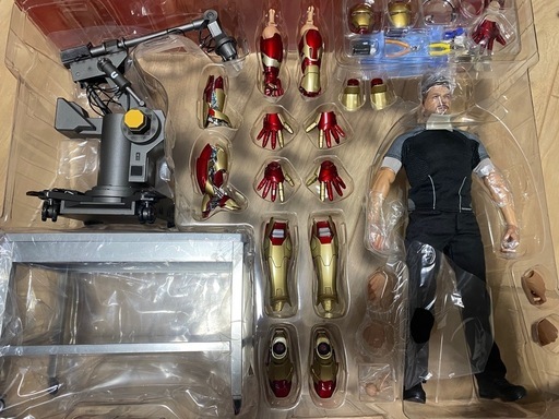 ムービー･マスターピース ホットトイズ アイアンマン3 トニー･スターク(開発作業ver)
