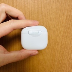 【値下げしました・新品に近い】Apple AirPods第4世代　ノイズキャンセリング搭載モデル の画像