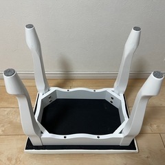 ホワイト猫足 スツール 椅子の画像