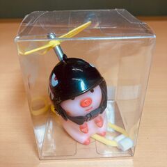 自転車ハンドル用アクセサリー・プロペラつきブタ（黒サメヘル）