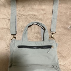 200円　ショルダーポケット10個以上
