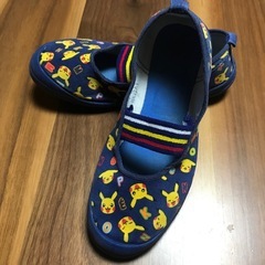 【used】上靴　19㎝　ピカチュウ
