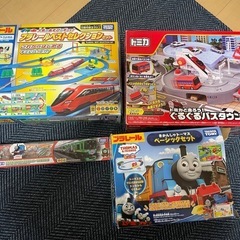 トミカ・プラレール 