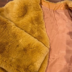 SHEIN イエロー ファーコート Mの画像
