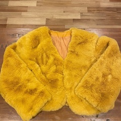 SHEIN イエロー ファーコート Mの画像