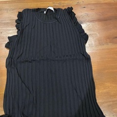 ZARA ブラック フリル付きノースリーブ Lの画像