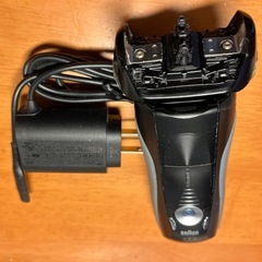ブラウン　7840s-p シリーズ7 電気シェーバー　洗浄機付き