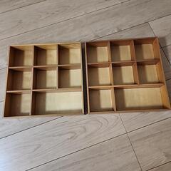 ディスプレイ　飾り棚　2つ