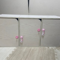 テレビ台の画像