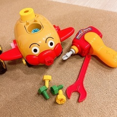 アンパンマンゴーとブルドーザーなどの画像